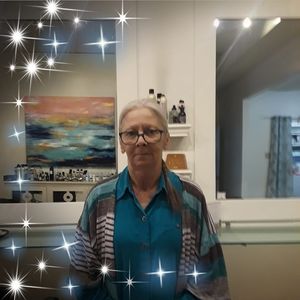 Meet your Posher, Carla